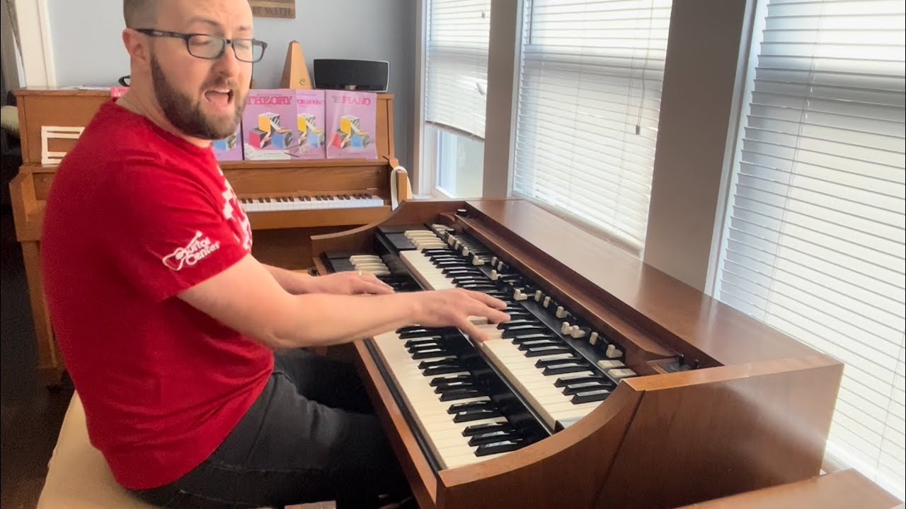 I Don&rsquo;t Worry &lsquo;Bout A Thing - Chris Hazelton at the Hammond Organ