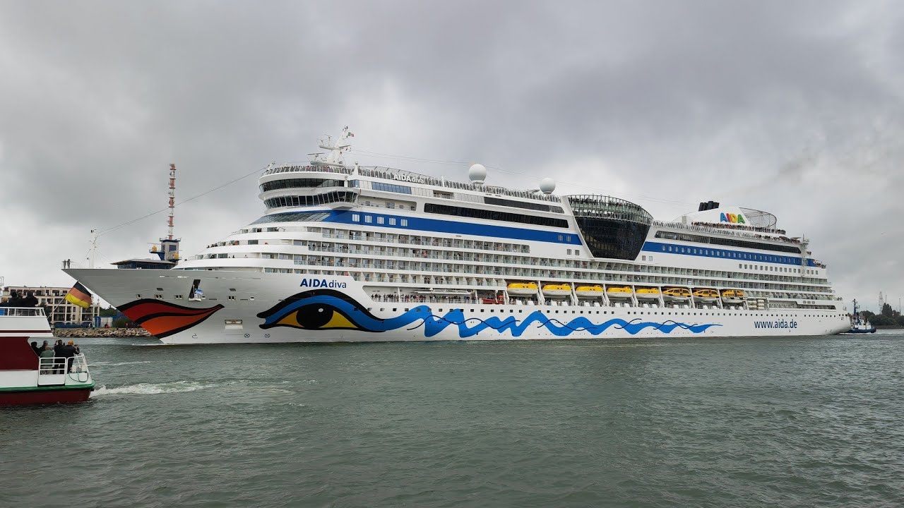 AIDAdiva und AIDAmar: Gemeinsames Auslaufen aus Warnemünde