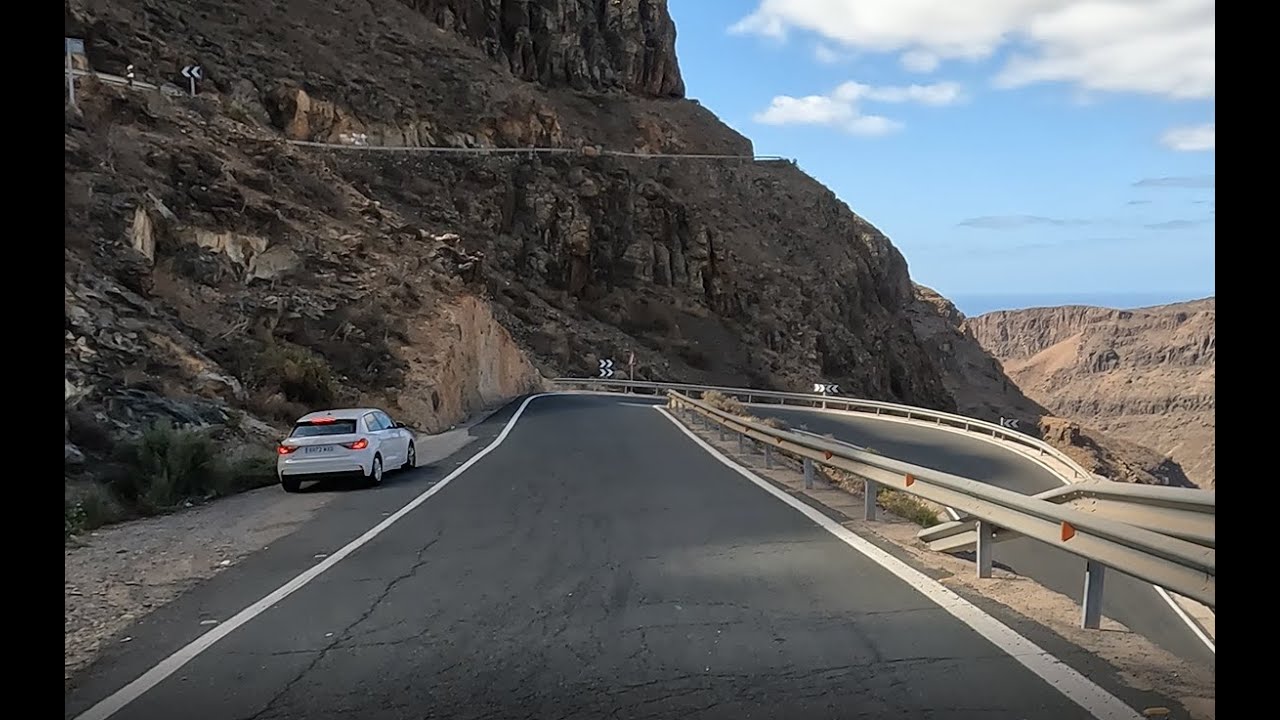 Gran Canaria Cycling: Mirador Astronómico descent on the Fataga road. 4K
