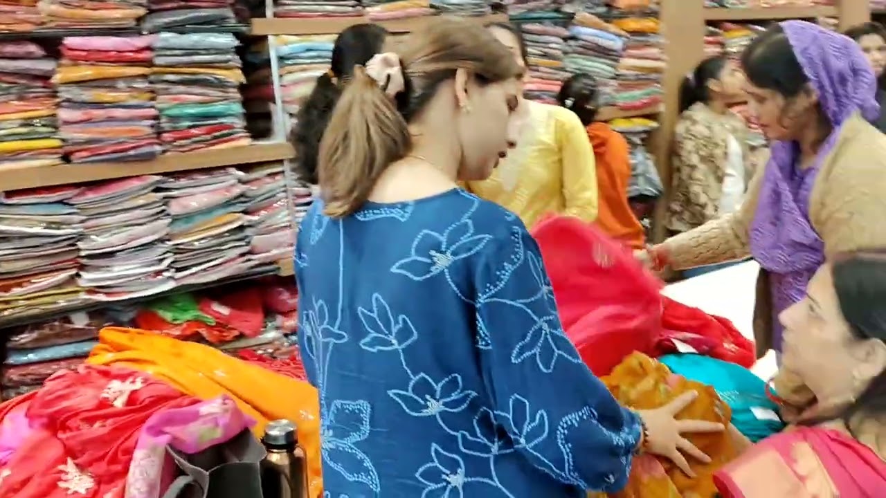 महादेव साड़ी घर - सर्वश्रेष्ठ साड़ी, रेडीमेड गारमेंट रिटेलर नागोद में किफायती और अच्छी गुडवाट्टा.