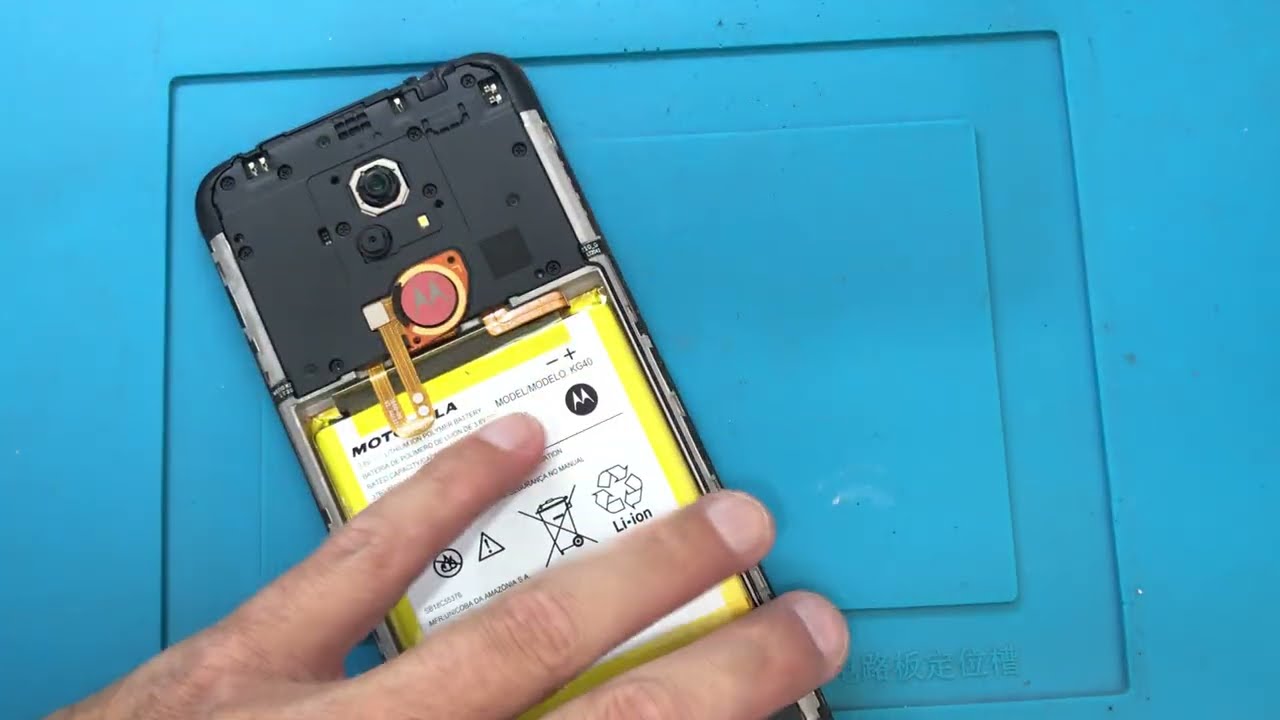 Desmontar moto e7 para troca de tela