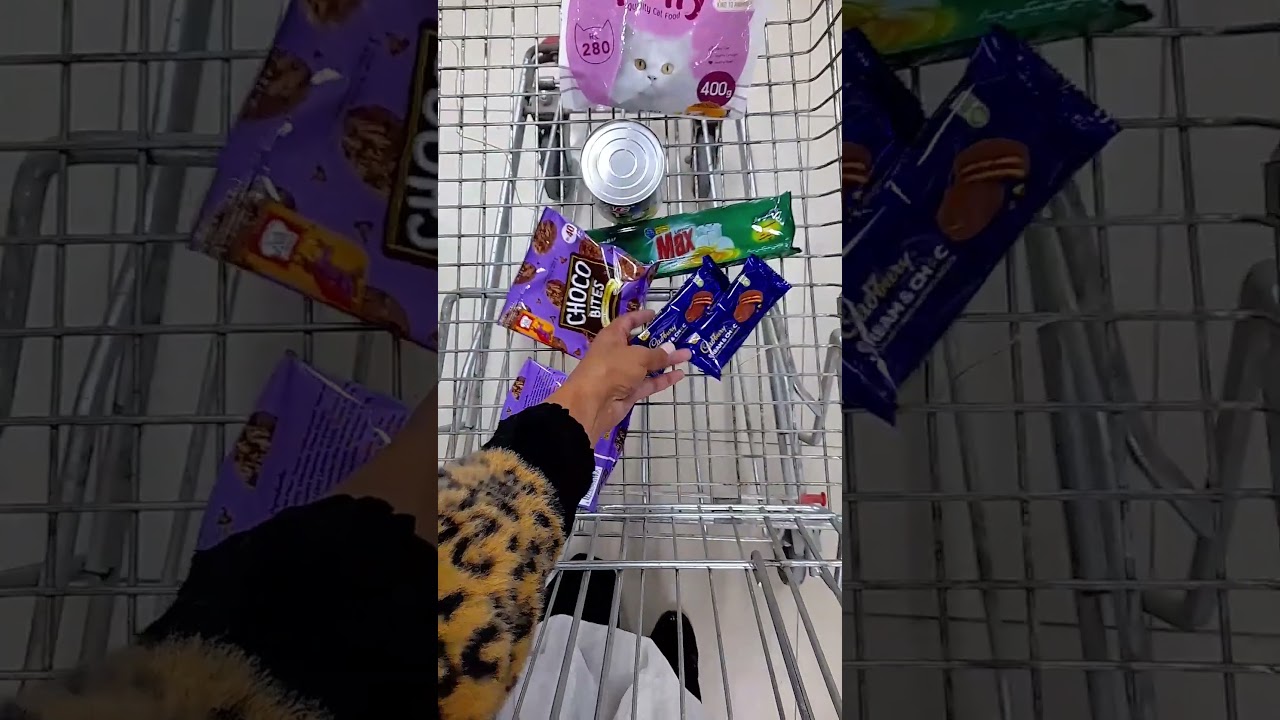 ASMR | Snack Shopping 🍪🥨🛒 