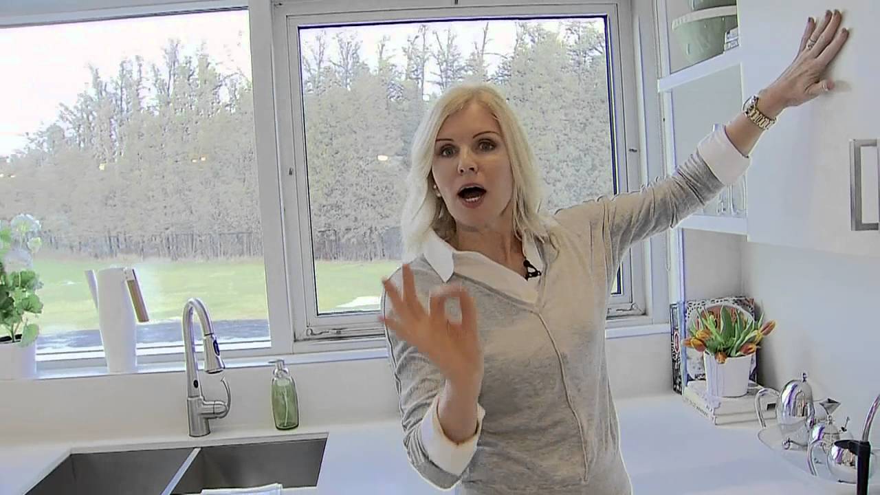 Home Day Tour: Modern white kitchen reno