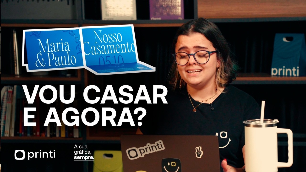 Convite de casamento dobrável no Canva e impresso na gráfica Printi