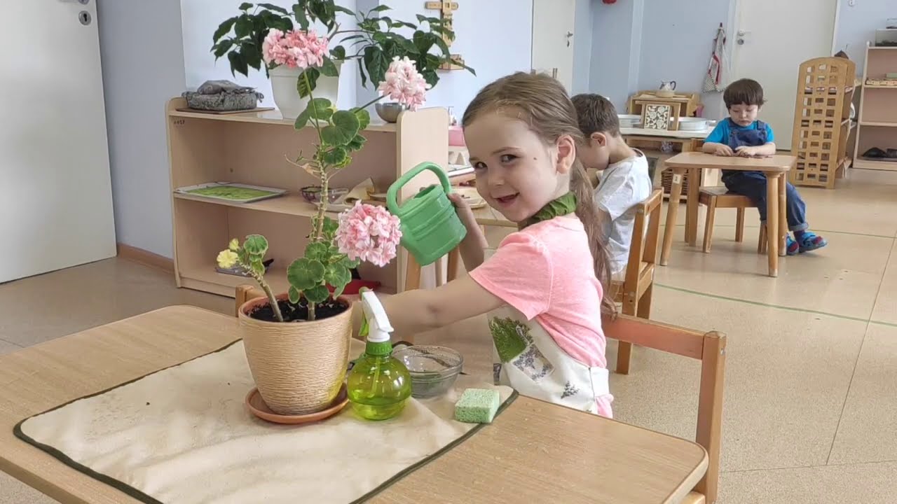 Видео презентация: как дети 3-6 лет занимаются в Монтессори классе | Солнечный Круг