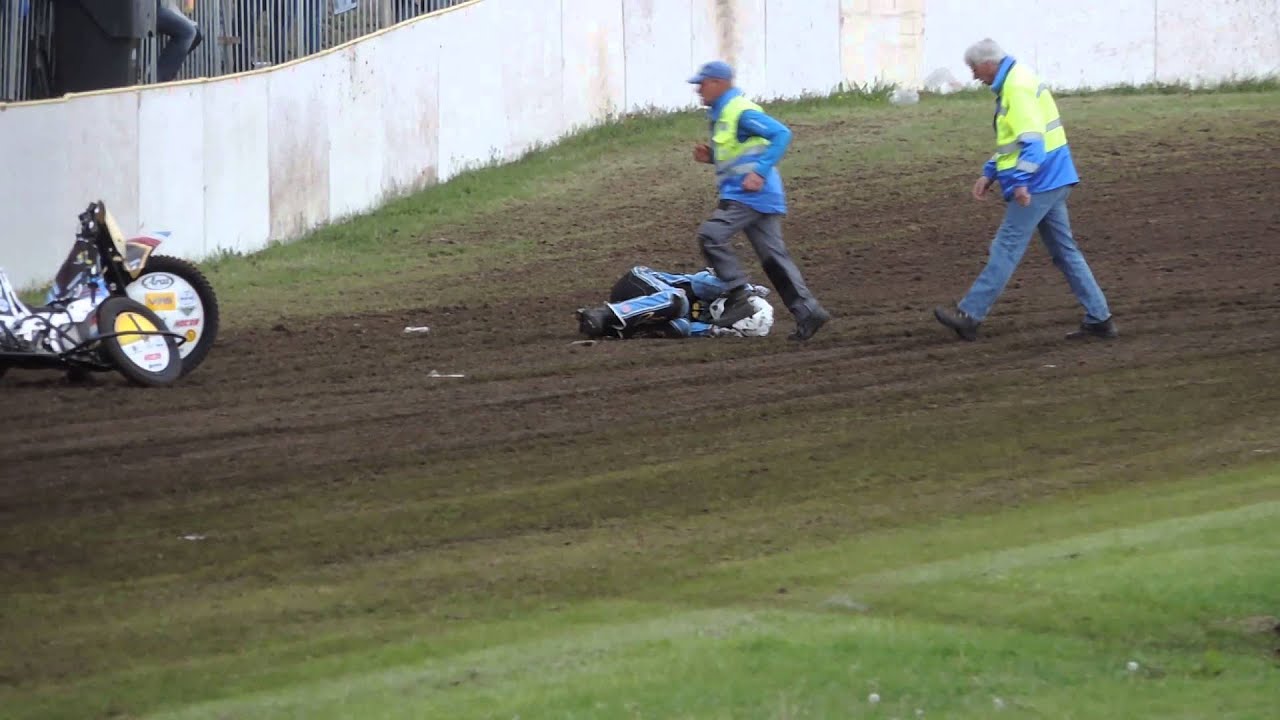 intern grasbaanrace stadskanaal 25 mei 2015  A  Finale zijspannen  crasch William matthijssen