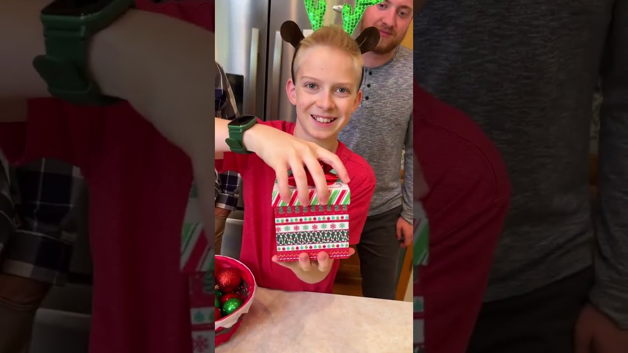 Christmas Bulb Surprise🎅