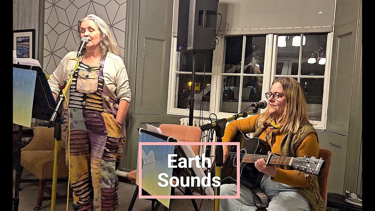 Earth Sounds - Bow to the New Moon