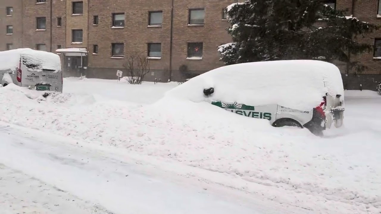 Det er fylt av snø i nabolag!