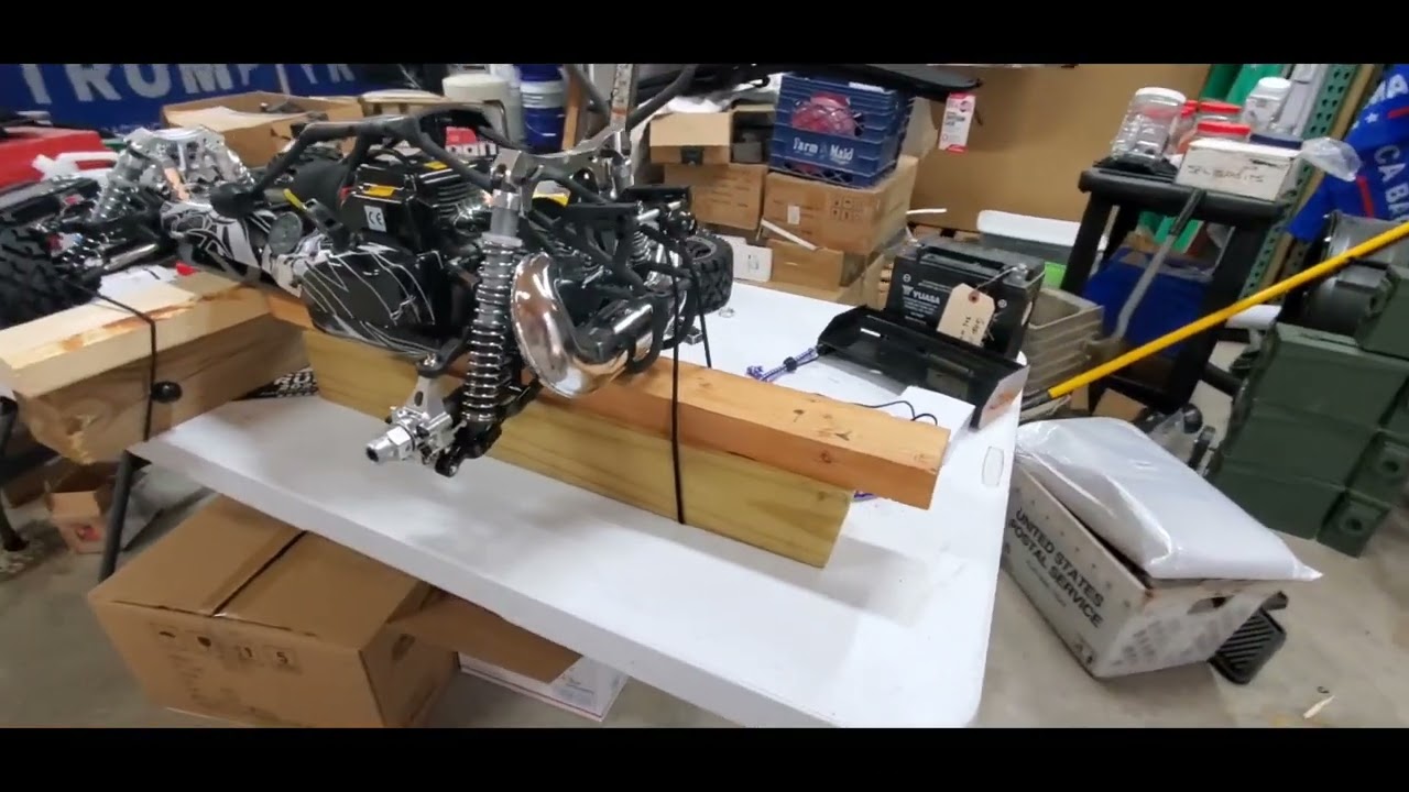 KING MOTOR  Baja 5B 1/5 scale gas 2 stroke buggy. Part 1 -- First run-in. HPI 5B Rovan fearless_rc