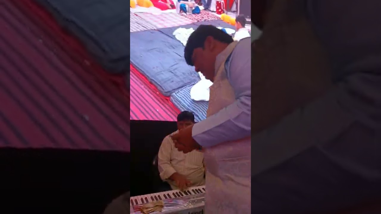 भेंट 🌹 हीरे पन्ने से जड़ी मां की चुनरिया 🌹🙏🌹