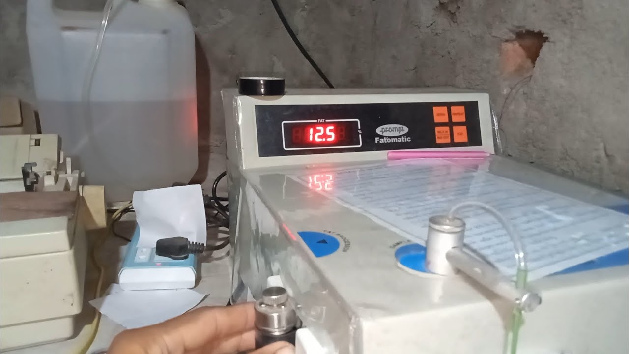 Hamare customer ke milk ka 12.5% Fat aaya in Fatomatic machine....🤗🤗 #machine  milktester