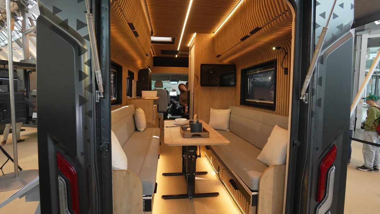 CMT 2024: 🤪 DAS SCHMALSTE WOHNMOBIL DER WELT: Alpine Cross Cabin Signature Campervan