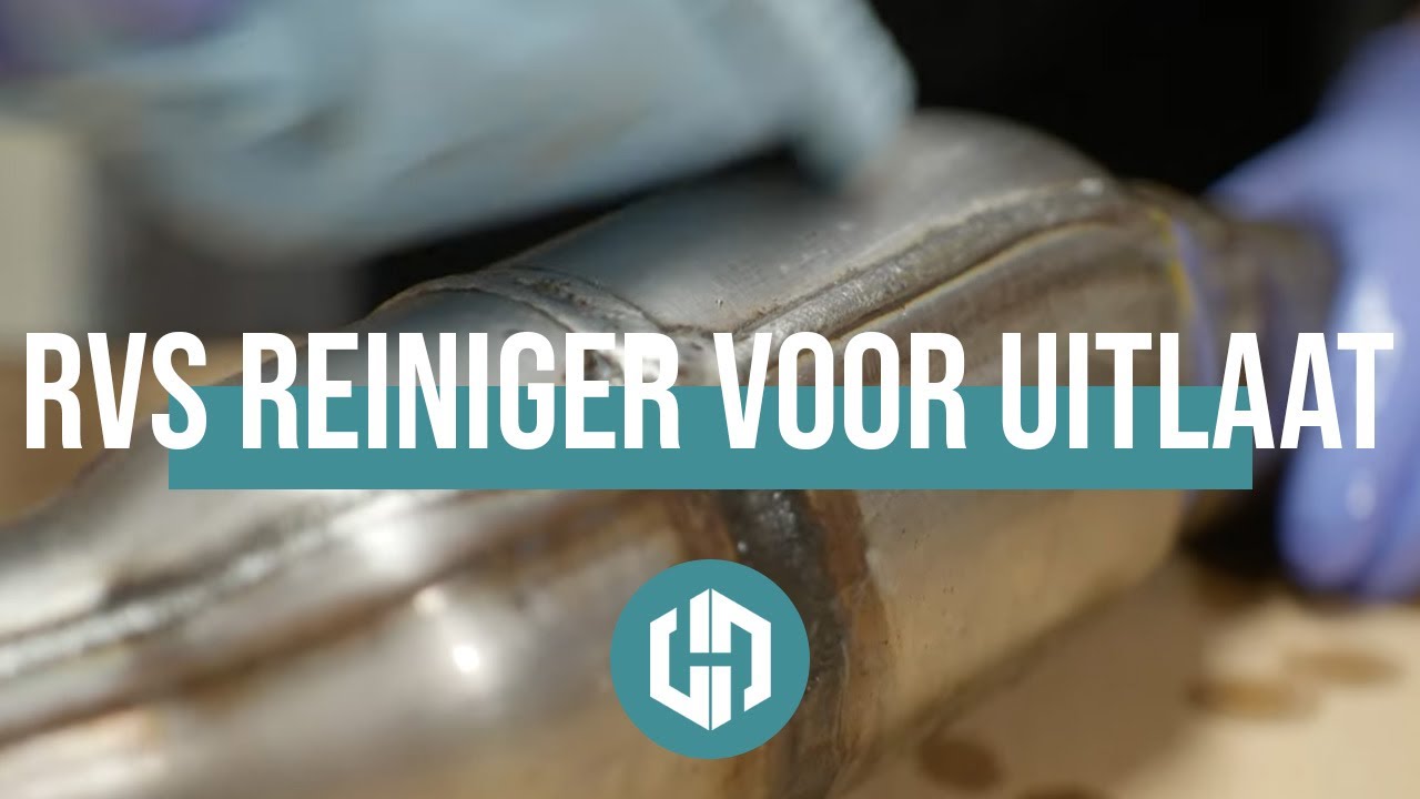 Uitlaatbochten motor schoonmaken met RVS reiniger