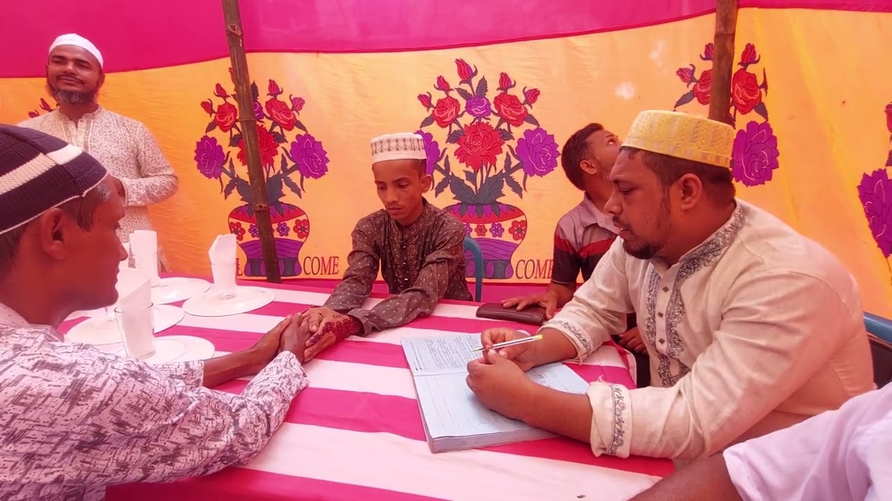 গ্রামের ছোট্ট একটা বিয়ে বর টা ও ছোটো