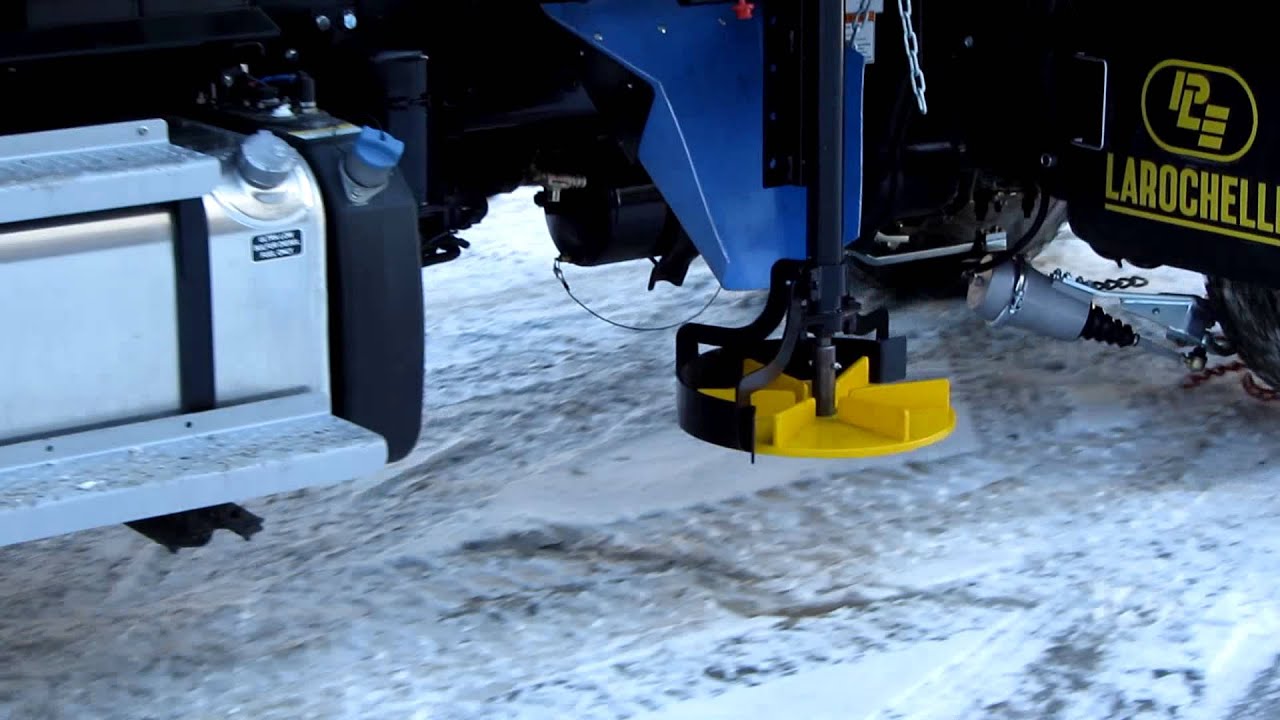 Chaînes Onspot sur camion à neige Larochelle / Onspot chain system on Larochelle plow truck B