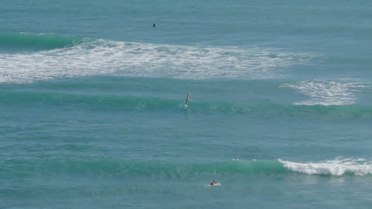 Head high waves and light winds Diamond head!! Foil country