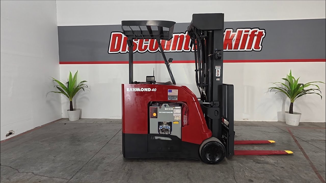 RAYMOND 425-C40 4,000 lb Electric Stand up Docker 