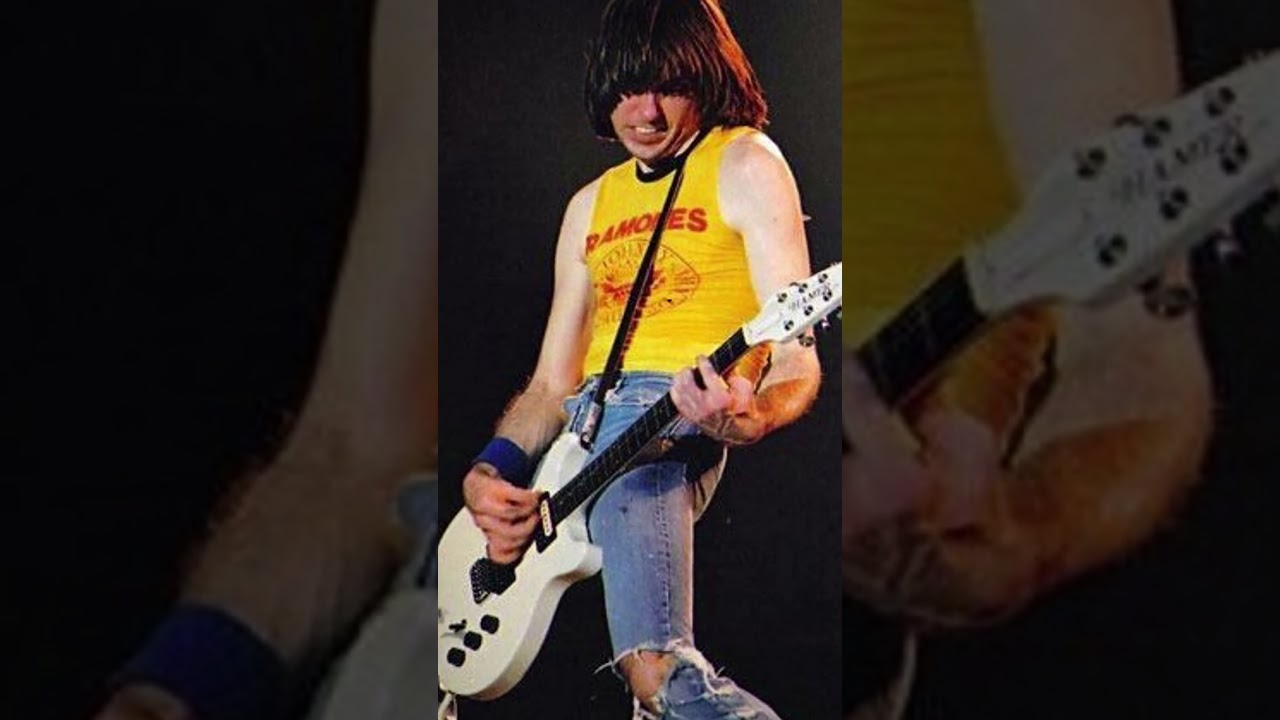 Он увековечен как бесспорный создатель панк-рок-гитарного звучания.