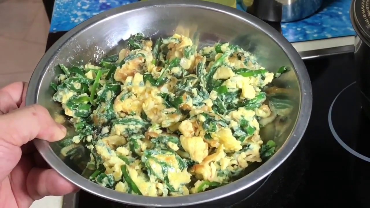 Stirfry chives with eggs 韭菜炒鸡蛋