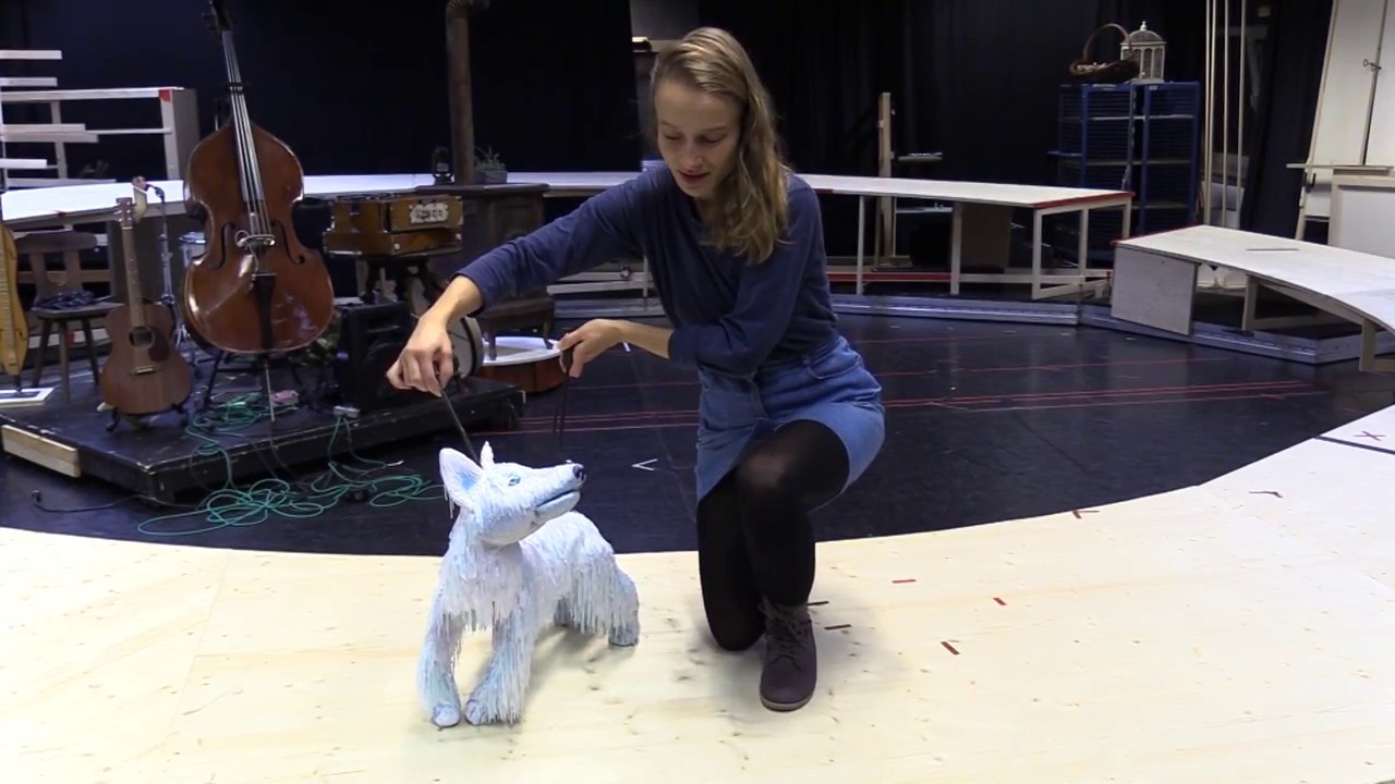 JANNIK UND DER SONNENDIEB - Polarfüchsin Ainuska (Sophie Bartels) - Stadttheater Klagenfurt