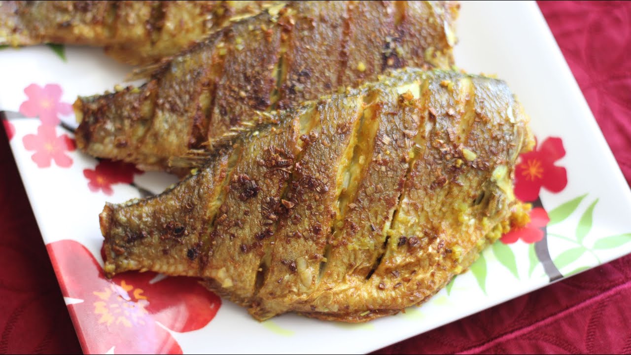 Ca Chien Xa Ot (Fried Fish with Lemongrass and Chili Pepper)