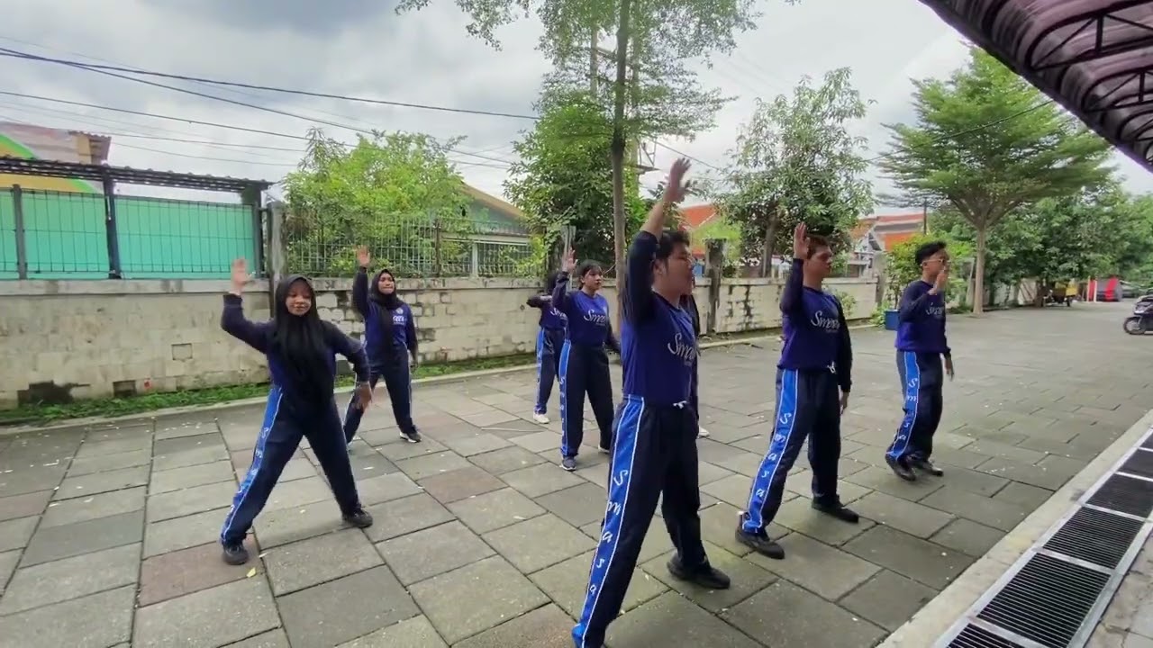 Senam Aerobik Kelompok 3 || X-7|| SMA Negeri 1 Surabaya 