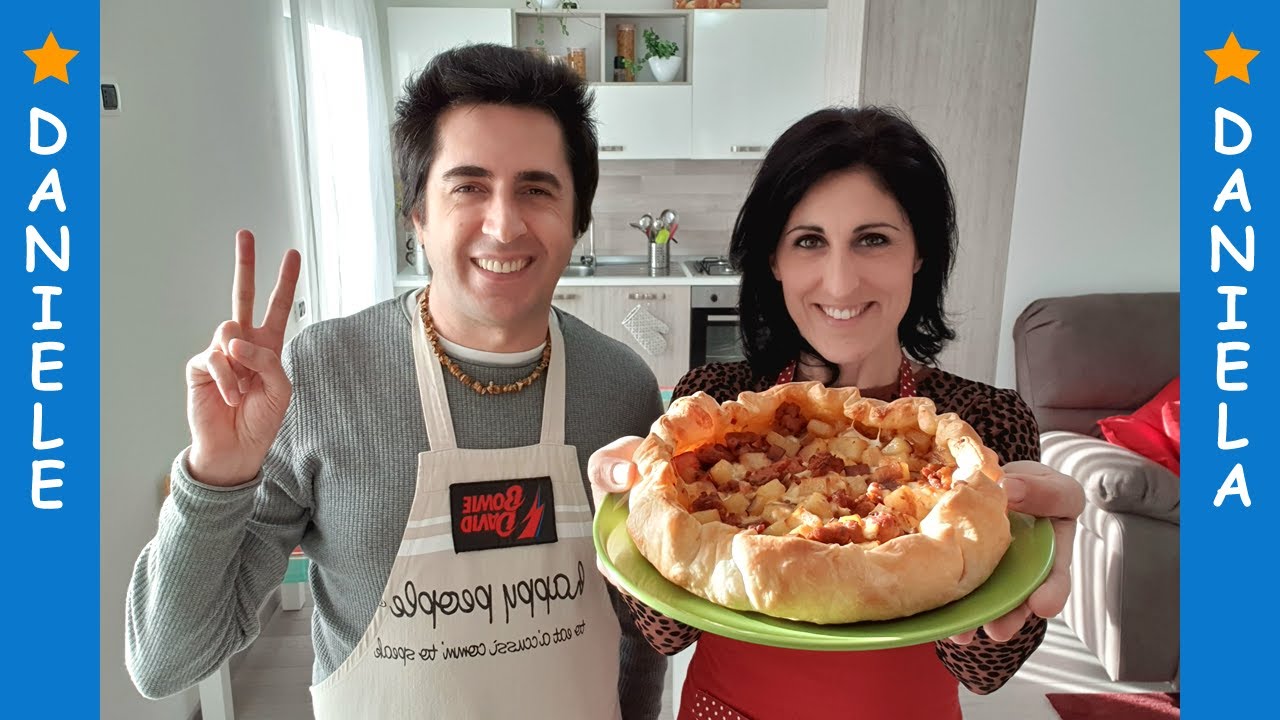 Pizza rustica con patate e salsiccia - Ricetta