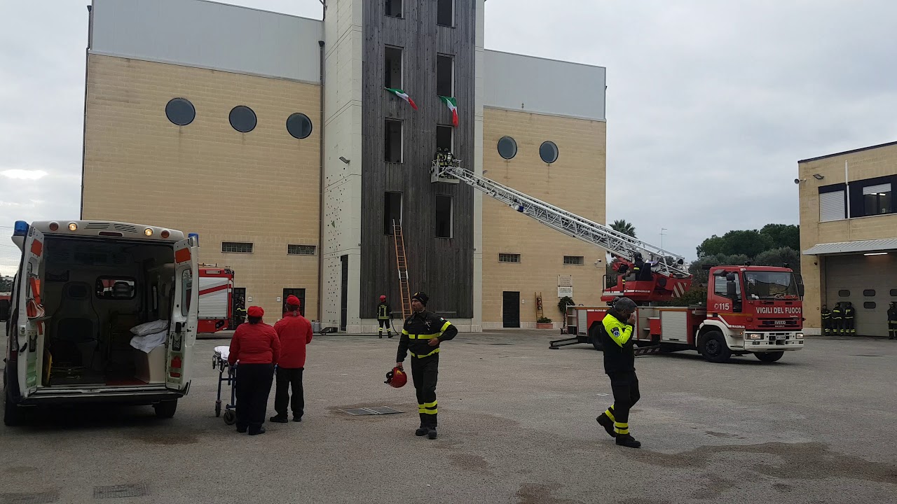 Simulazione incendio appartamento Vigili del Fuoco Brindisi