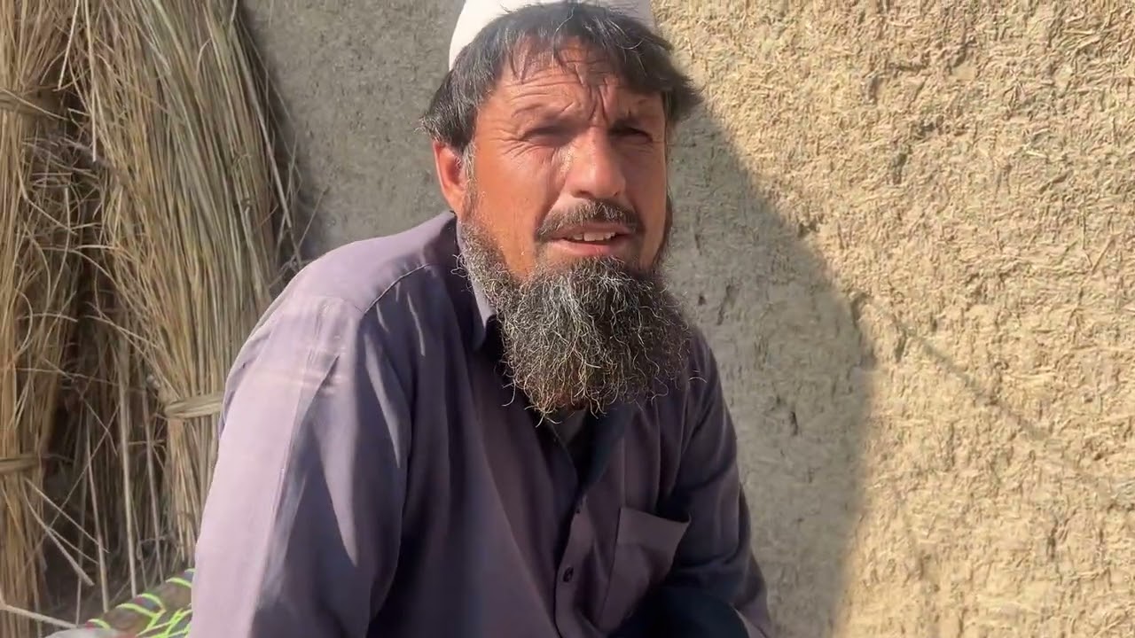 پانچ بچوں کے ہاٹھوں پر مغذور باباجی کو راشن The Pela of a disabled old man in the hands of five chi
