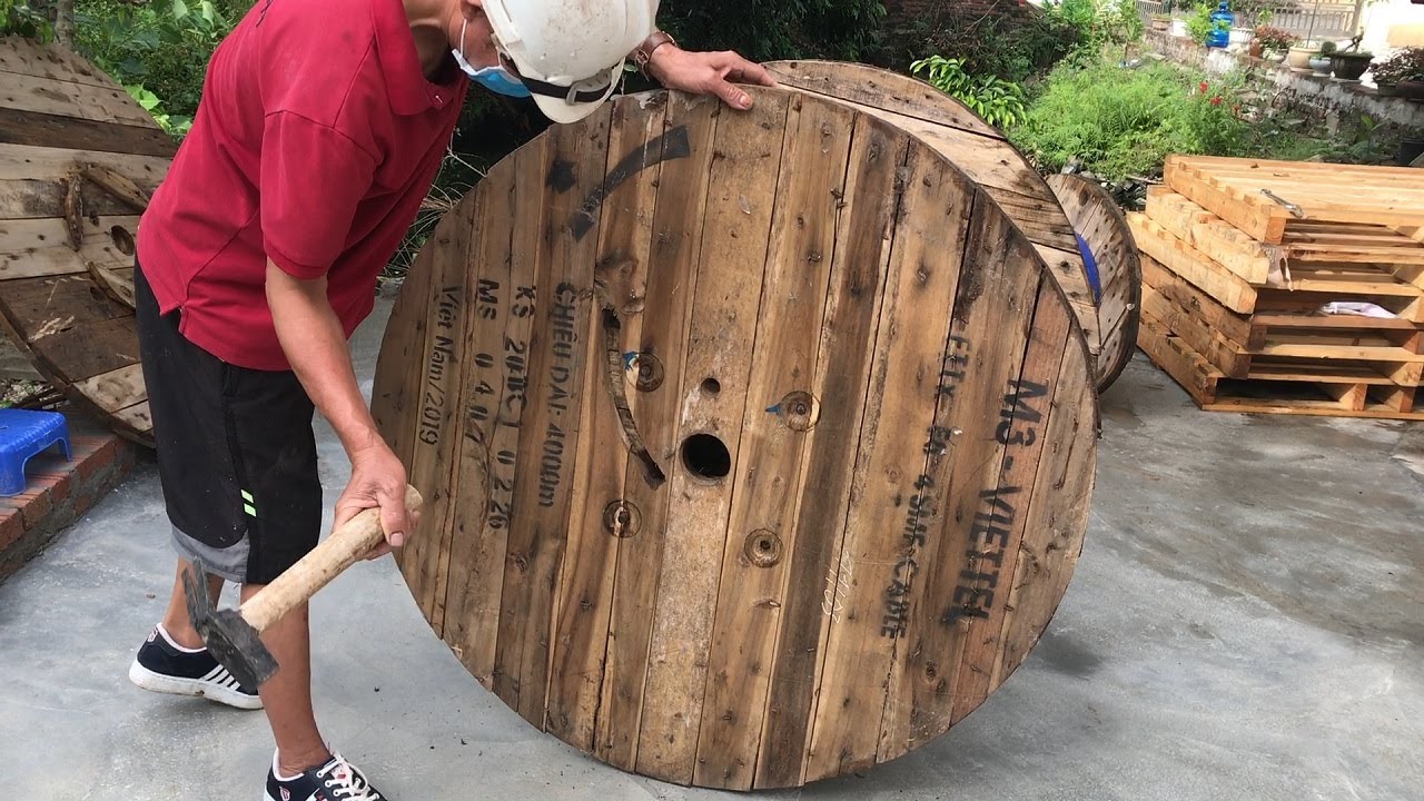 Amazing Woodworking Unique Idea From Scraps Of Wood // Build a Outdoor Table Simple Easy - DIY!