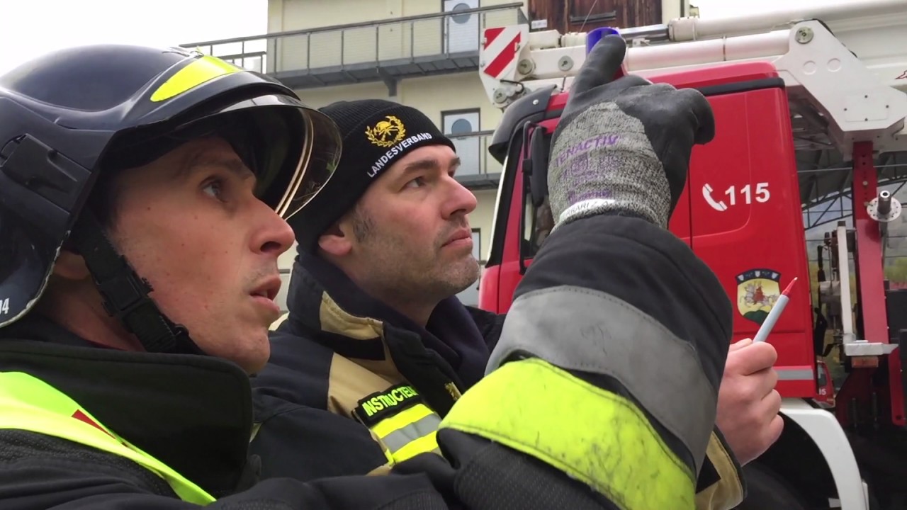 DREHLEITER info - Ausbildung an der Landesfeuerwehrschule Südtirol