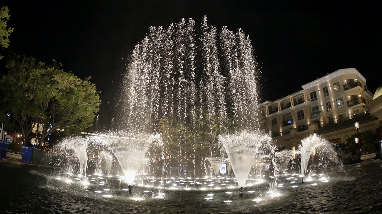 Americana at Brand Fountain Show: 
