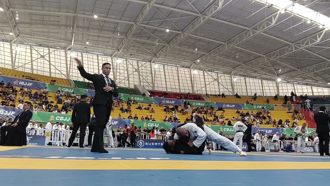 Sul-americano de jiu-jitsu IBJJF - FAIXA PRETA SUPER PESADO QUARTAS DE FINAL MASTER 4