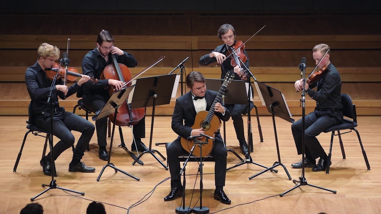 Sondre Hoymer live from Universitetes Aula // Mauro Giuliani op 30