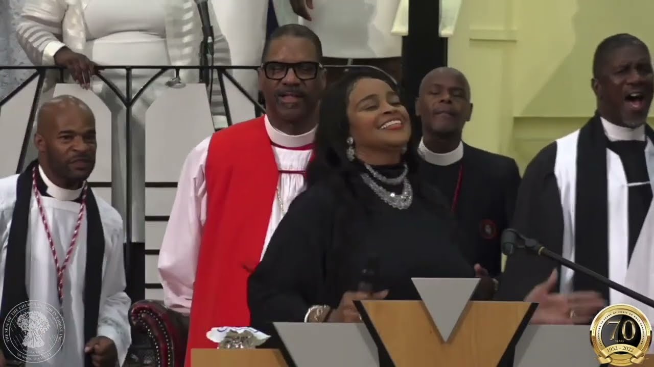 First Lady Karen Clark Sheard Leading The COGIC UK Mass Choir with 