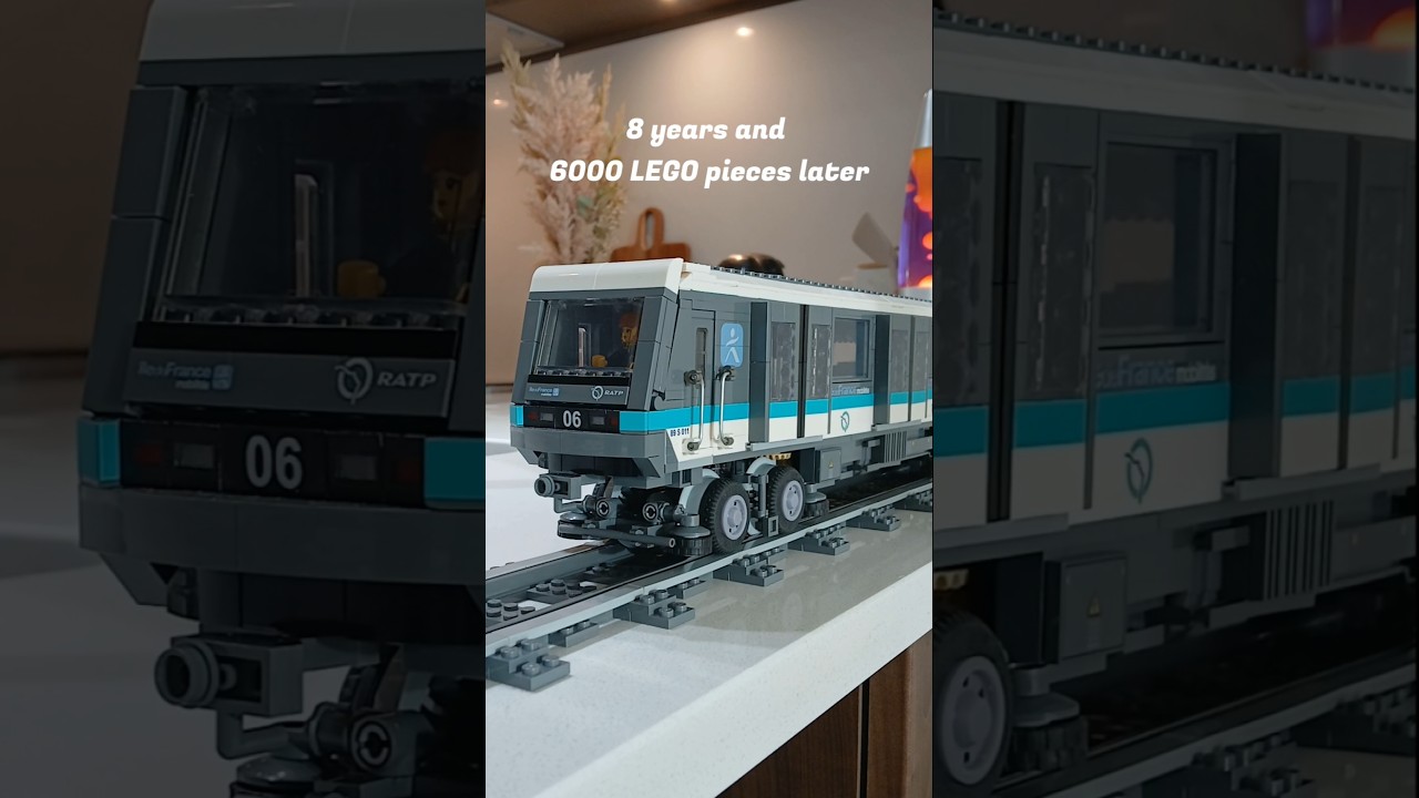 LEGO replica of the Paris m&eacute;tro #legotrains #ratp #lego #metro #slidingdoors #legomoc #mp89