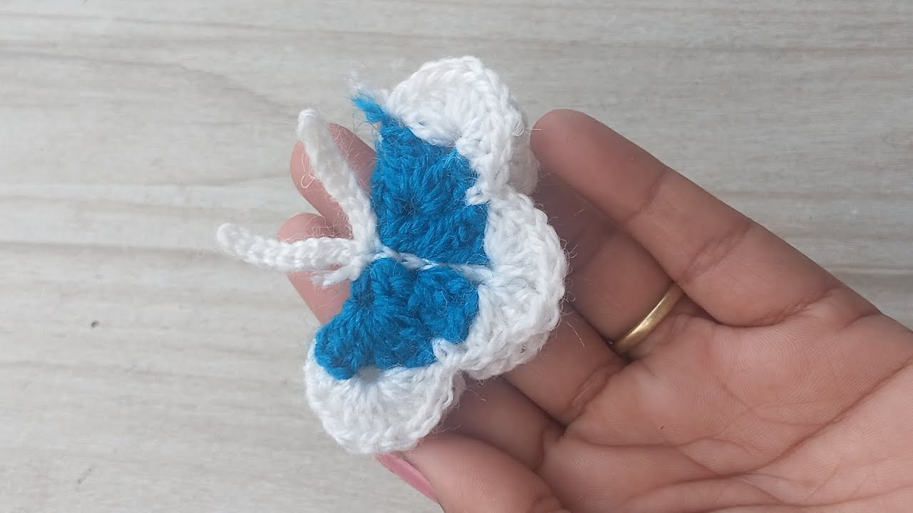 #diyBeautiful butterfly♥️✨️#parandi ✨️#crochetflower#rubbertrick#crochetdesign#2026#handfan#paranda