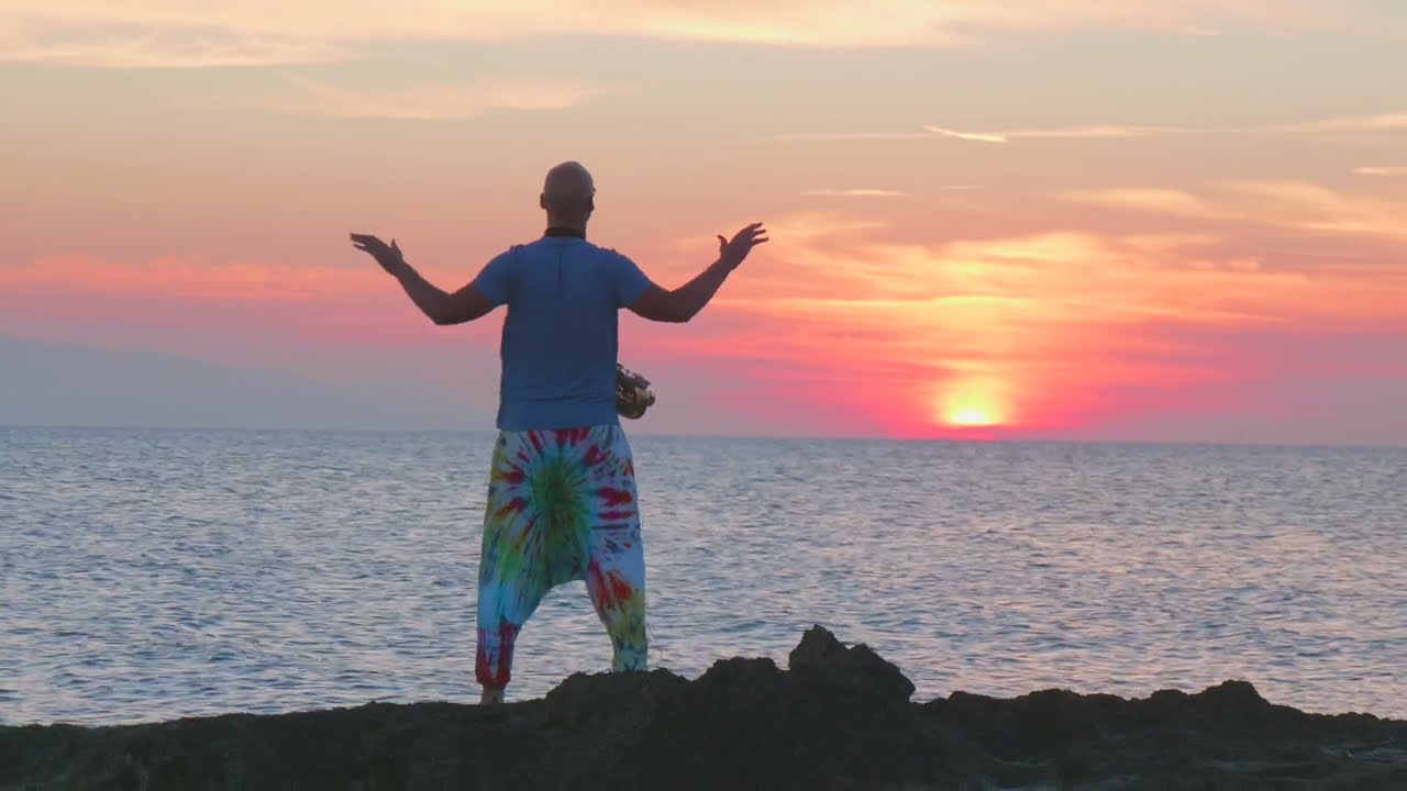 Syntheticsax - Voyager (Sunset Saxophone Live Version)