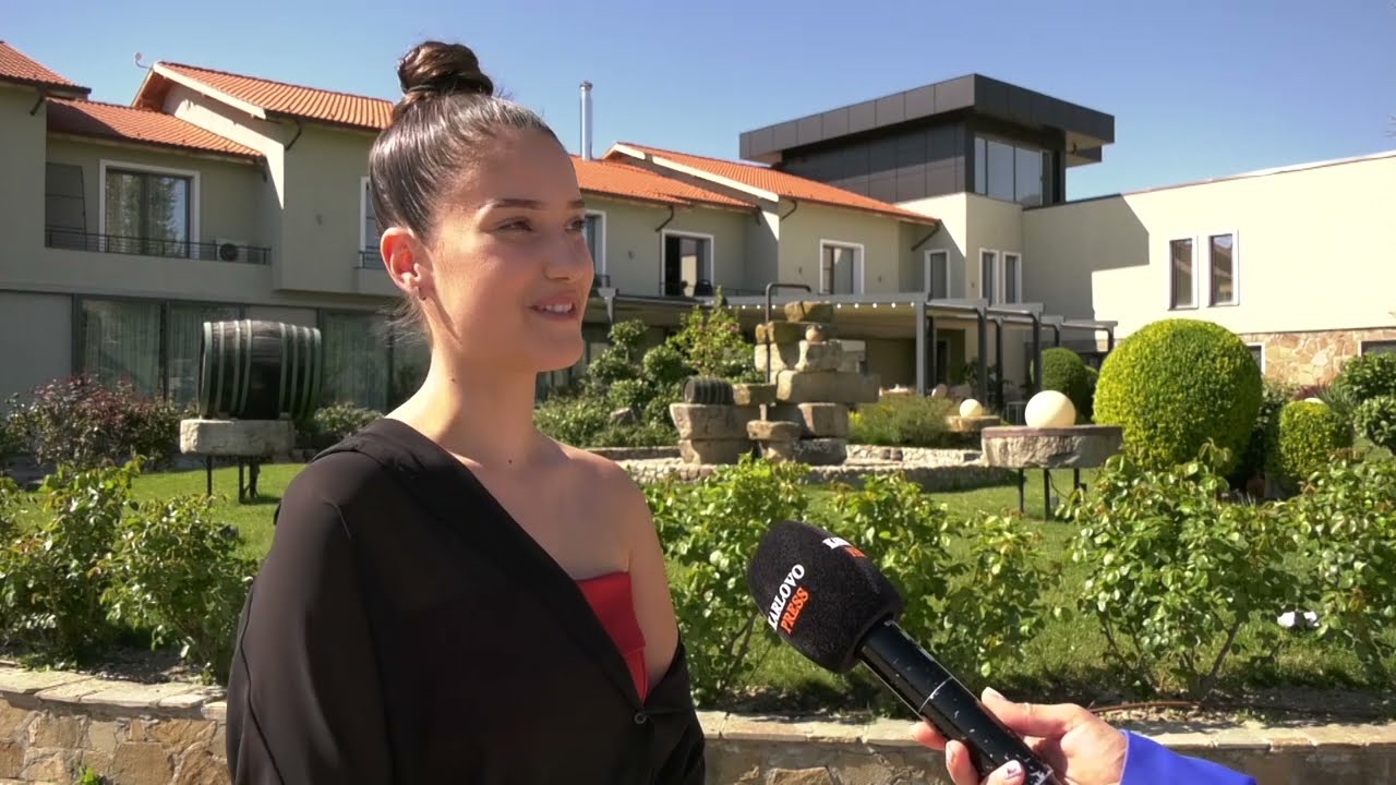 Участничките в конкурса Царица на розата бяха посрещнати в комплекса Шато Копса