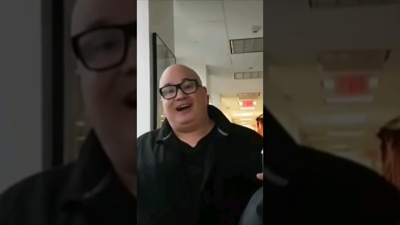 Comedian Bob Kelly makes fun of Opie #bts #funnyshorts #behindthescene