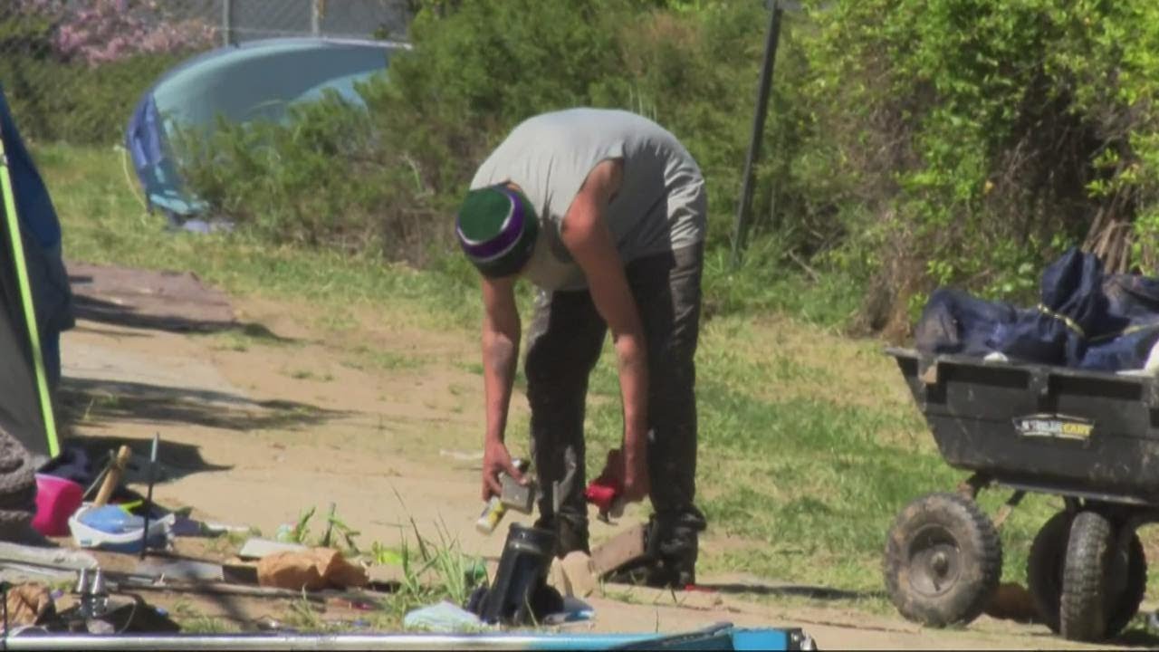 Portland program employs homeless to clean up trash