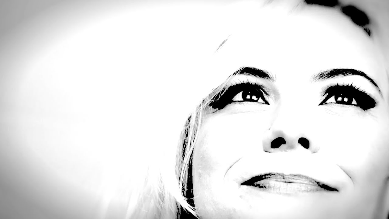 The Dollyrots - Squeeze Me (Official Lyric Video)
