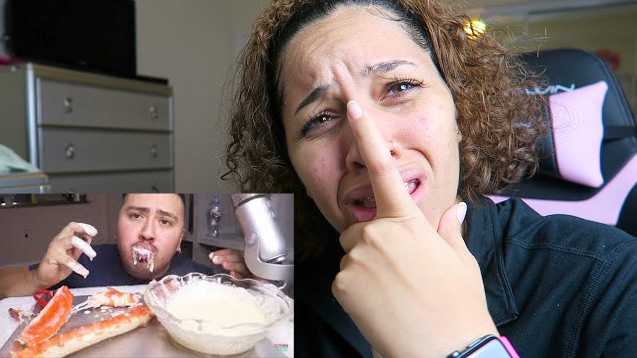 Mukbangers using way too much sauce than they should *MESSY WARNING* Reaction