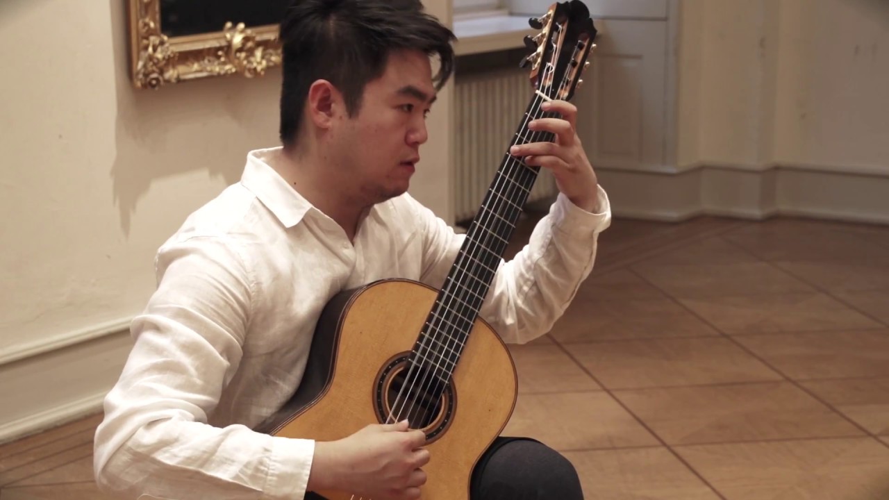 J.S.Bach Fuge from BWV 1001 in g-minor, play with 4 german double top guitars by Qingchuan Li
