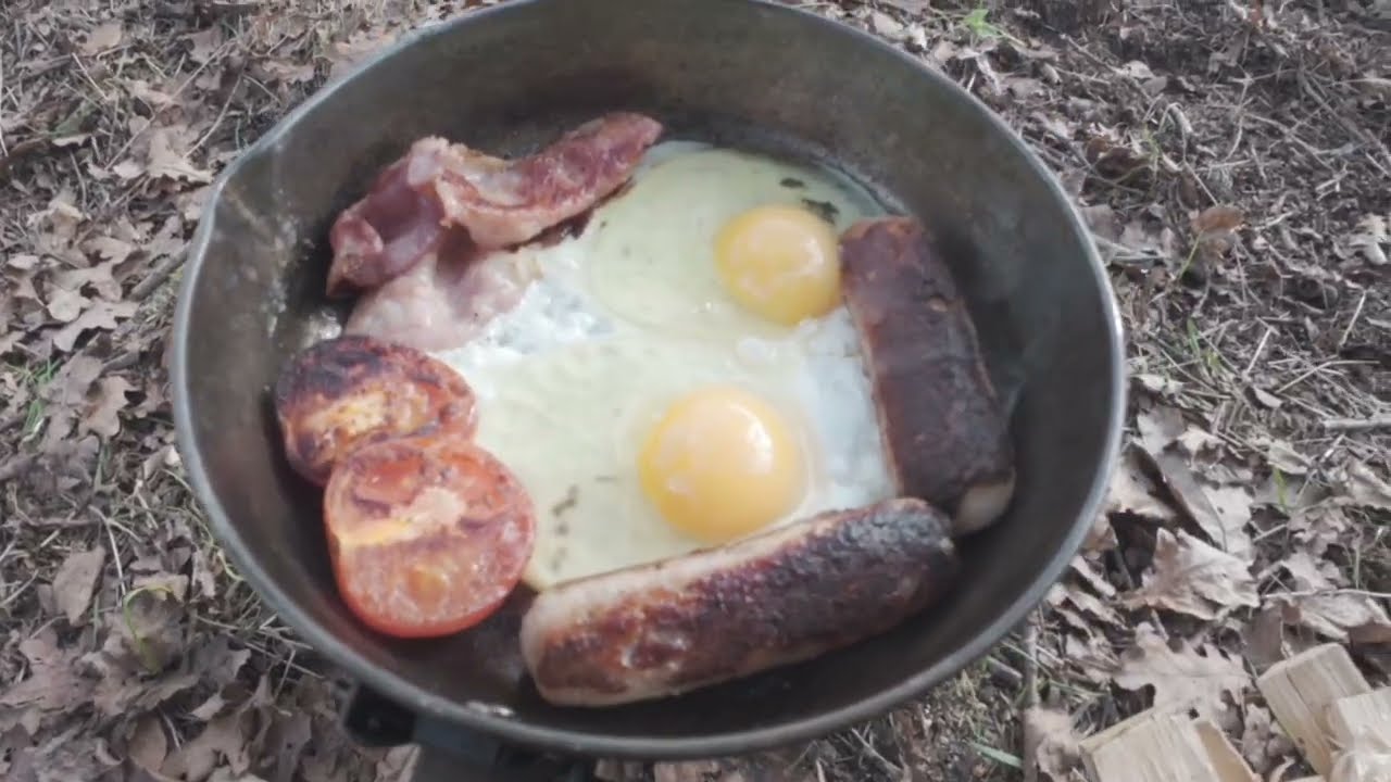 Cooking up Breakfast under a new Helikon-tex Tarp (Super Tarp Small) #Bushcraft #camping 
