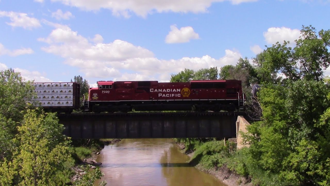 CP Railfanning HD: CP 8119 South, w/DPU CP 7030 Blasts CP 298 over the Rat River - Otterbourne, MB