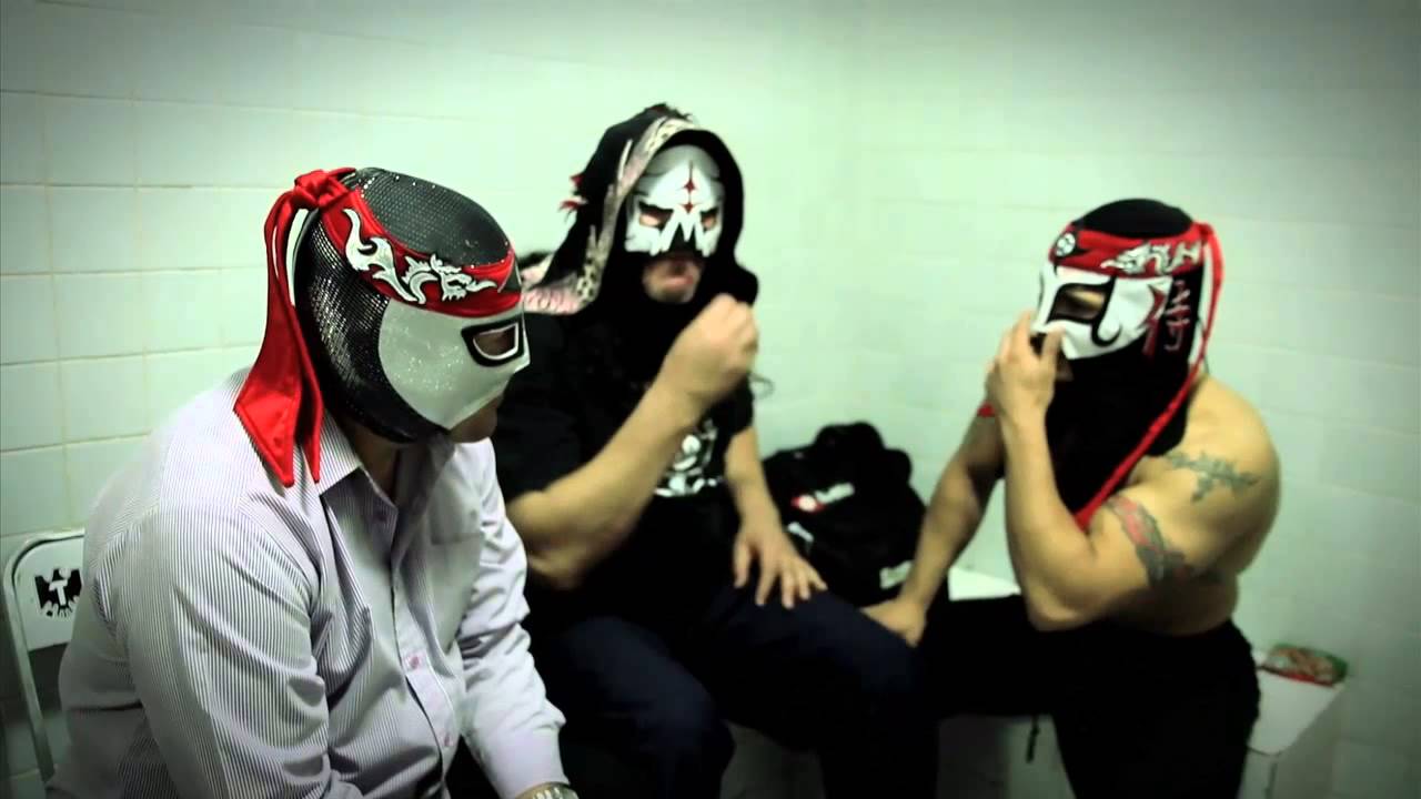 Desde Backstage La Parka, Octagón y Octagon Jr. - Guerra de Titanes - Lucha Libre AAA - 2012