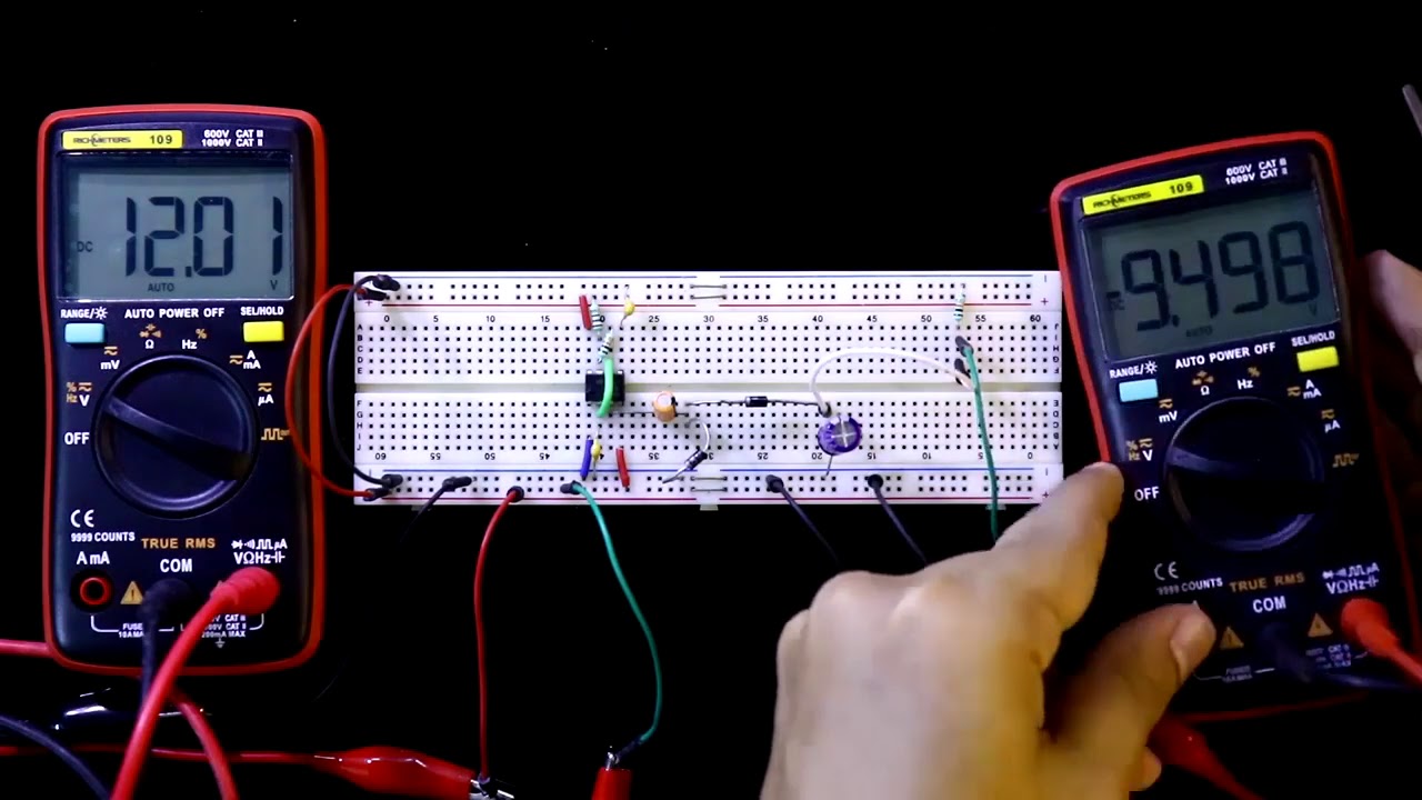 Negative voltage power supply with IC 555