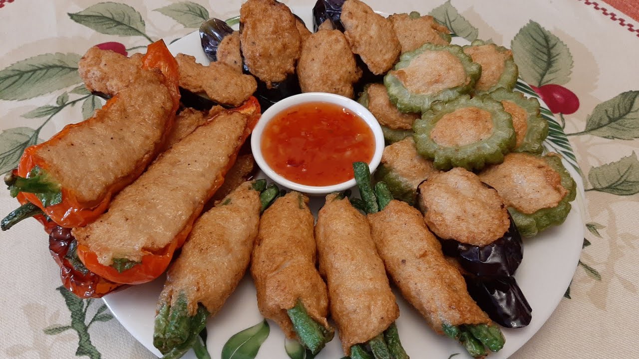 How to fry chicken meat and shrimps with vegetables(របៀឆ្វើប្រហិតសាច់មាន់បង្គាចៀនជាមួយបន្លែ)